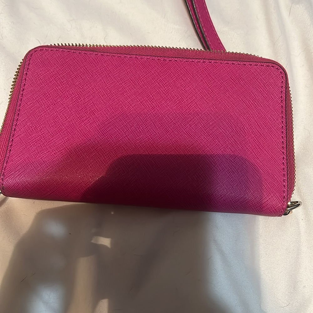 EUC…Michael Kors Clutch Wristlet Zip Wallet - Picture 5 of 5